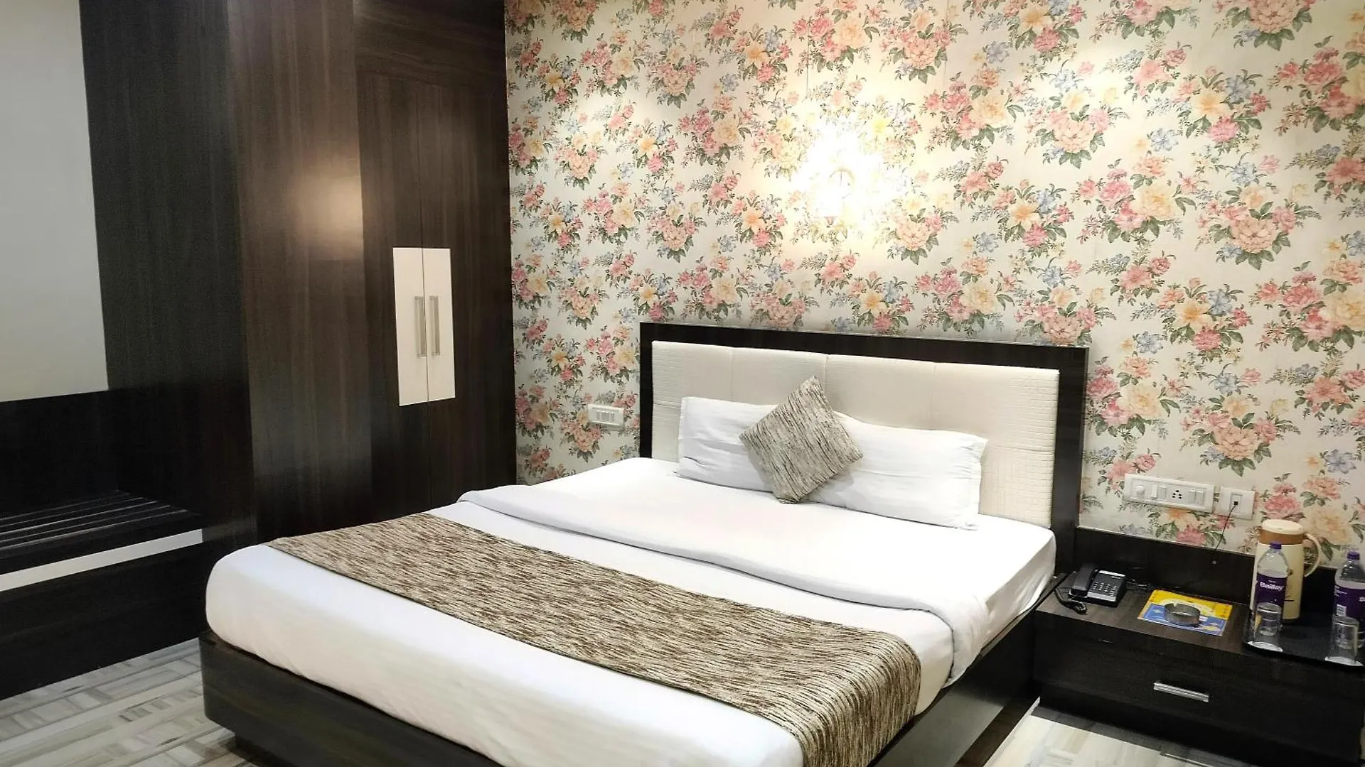 Royal Guest House Varanasi 3*,  India